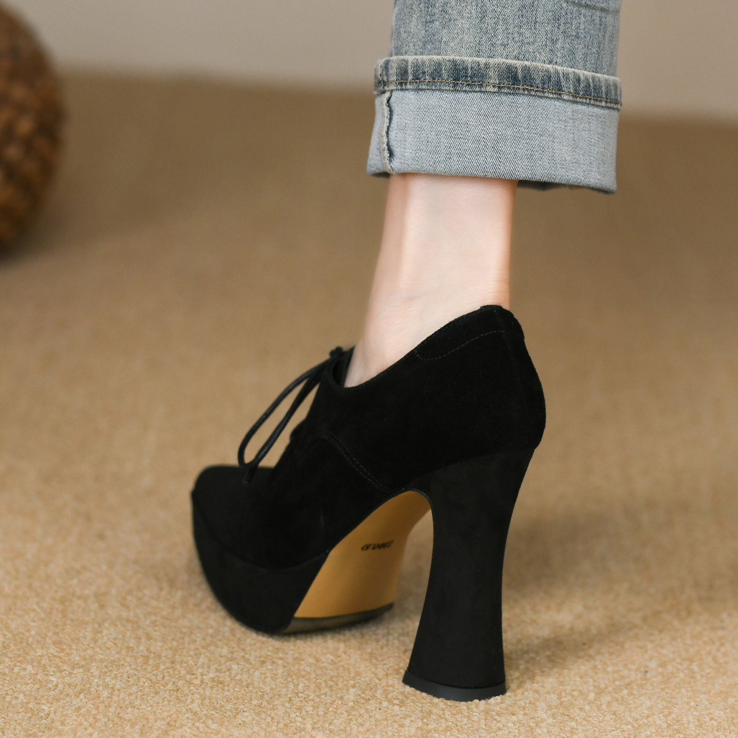 优雅深口尖头单鞋女粗跟秋季新款羊猄皮系带防水台超高跟鞋女10cm,淘宝优惠券,粉丝福利购,淘宝优惠卷