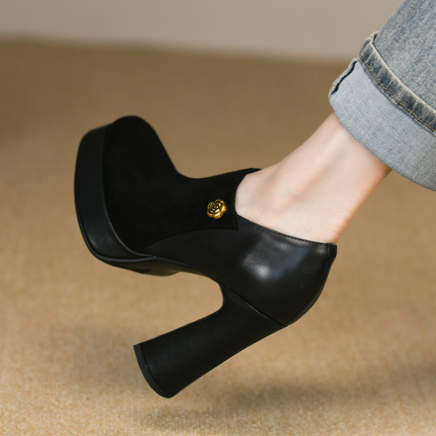 黑色法式尖头深口单鞋女粗跟秋季拼接真皮茶花防水台高跟鞋女11cm,淘宝优惠券,粉丝福利购,淘宝优惠卷