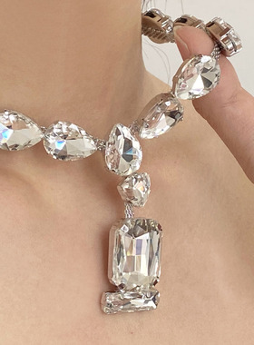 镶钻几何长方形闪钻水滴吊坠项链