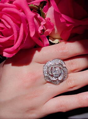 山茶花开口戒指花朵造型高级指环花形镶钻轻奢女士闪钻女戒饰品