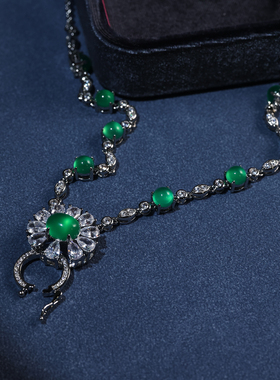 项链女款2026新款轻奢小众配饰玉髓重工绿玉石媲美翡翠白金银 色