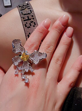 鹅黄锆石星河蝴蝶开口戒日常百搭戒指蝴蝶造型轻奢设计感高级指环