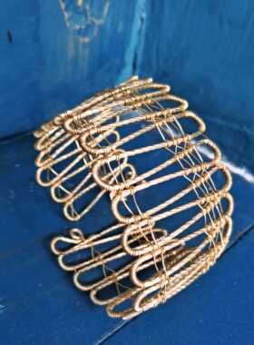 线条艺术金色铜丝订做首饰品手镯