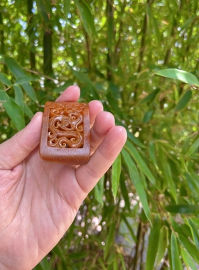 籽料红沁仿古龙皮带扣