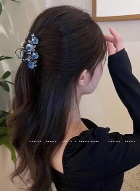法式气质烟灰色玫瑰金属山茶花抓夹女后脑勺优雅盘发抓高级感复古