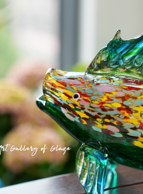 卡罗尔人间遗珠翘尾点彩鱼摆件