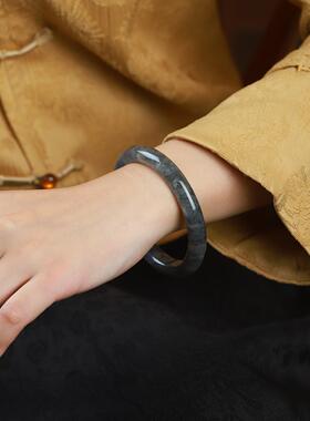 籽料烟紫韫和镯青花籽料灵动手镯