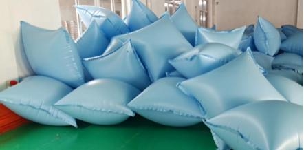 PVC充气抱枕气模方形枕头定制枕套充气游泳池枕泳池防落叶空气枕 - 图1