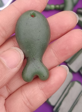 和田玉小鱼吊坠.天然小鱼挂件.新疆小鱼项链玉坠和田小鱼男女吊坠