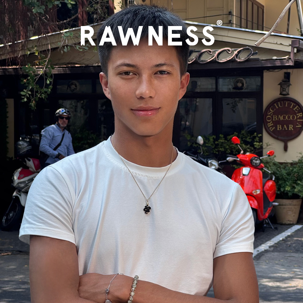 RAWNESS蛇形项链 本命年蛇年项链镀金生肖蛇男女礼物白贝母吊坠 - 图1