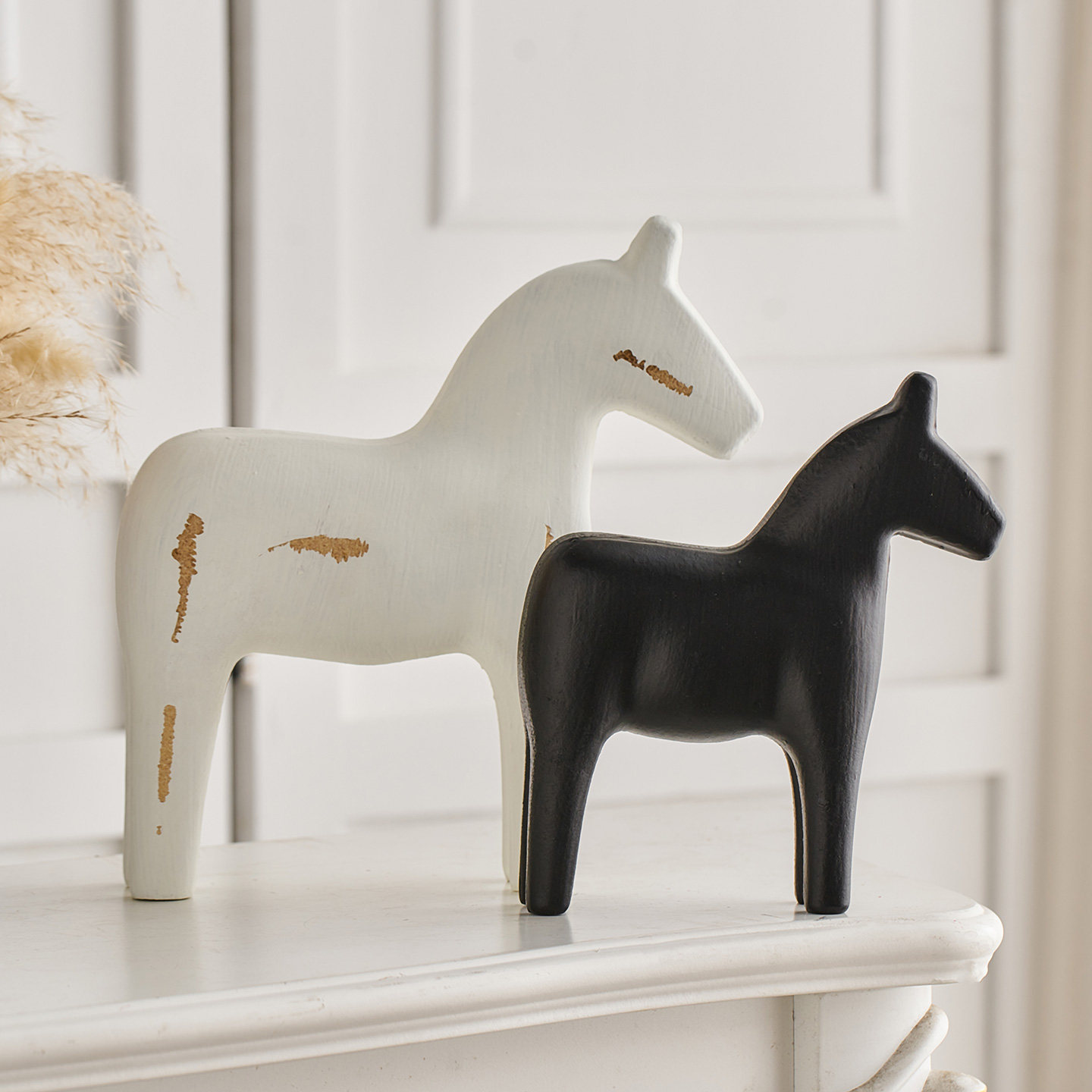 简约现代黑白木马摆件 北欧风格客厅电视柜创意艺术家居装饰品,淘宝优惠券,粉丝福利购,淘宝优惠卷