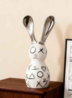小众设计师手绘兔子装饰摆件