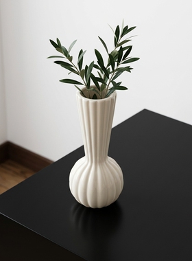 现代简约轻奢陶瓷花瓶竖纹