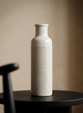 简约陶瓷螺纹花瓶竖立家居摆件