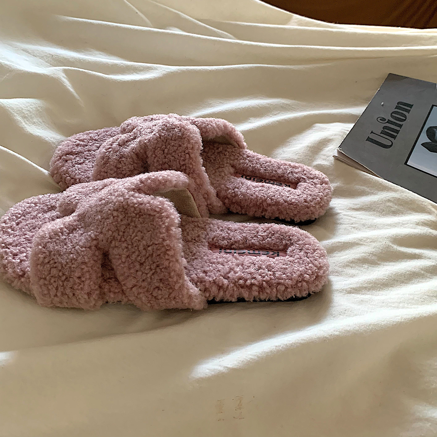 奶油卷羊~ins温柔风加绒一体毛毛拖鞋女冬外穿网红时尚保暖棉拖鞋 - 图3