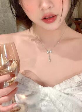 高级感蝴蝶结爱心钛钢项链女小众百搭轻奢锁骨链网红爆款饰品批发