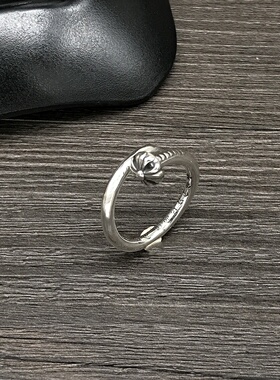 S925铆钉戒指时尚欧美朋克潮饰品