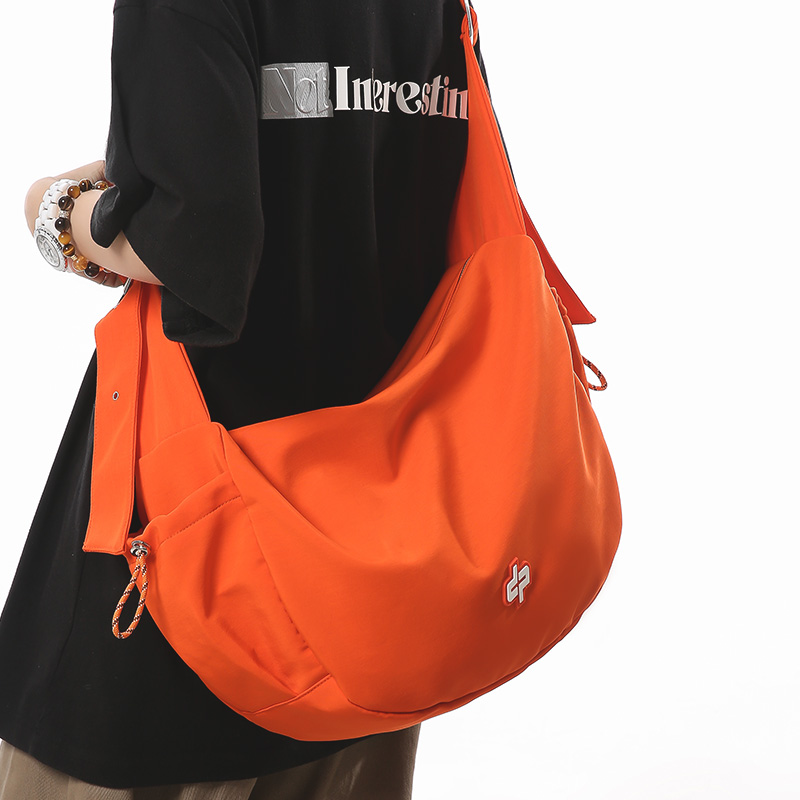 无性别旅行包女大容量尼龙布斜挎包休闲运动健身包超轻单肩背包男 - 图1