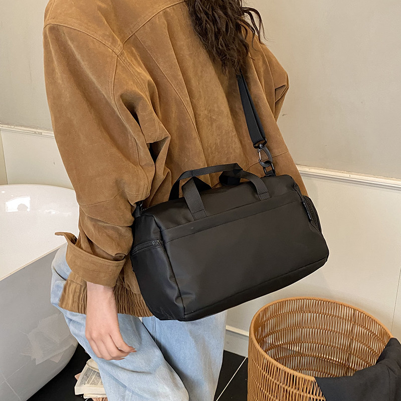 Small sports waterproof fitness bag for women daily storage simple casual travel bag hand luggage bag crossbody bag for women