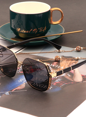 韩版偏光高级感红色开车墨镜渐变