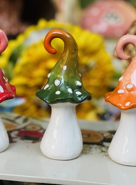 瓷蓓高温釉下彩绘陶瓷手工童话魔法蘑菇野生外贸乡村田园造景摆件