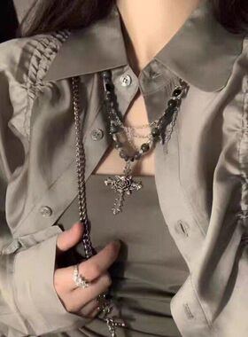 y2k暗黑十字架玫瑰流苏项链小众设计天然石黑色闪光石串珠锁骨链