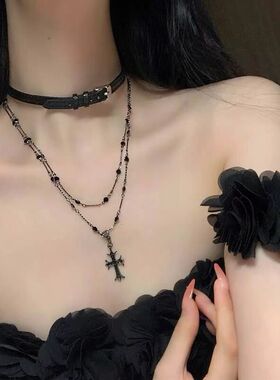 黑色十字架choker女长款叠戴y2k项链配饰女高级感锁骨链甜酷颈链
