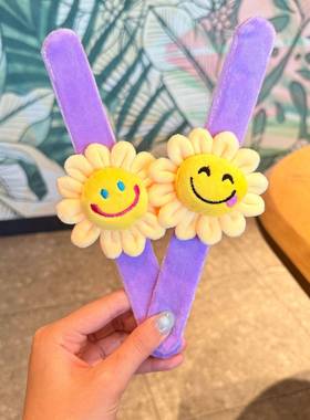 儿童啪啪圈手环毛绒卡通公仔太阳花情侣手环小丑拍拍圈创意小礼物