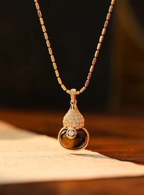 复古咖色葫芦吊坠项链女轻奢小众高级感锁骨链秋冬百搭平价配饰