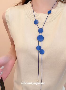 蓝调时刻~克莱因蓝色圆片项链夏季度假风锁骨链精致时尚项饰