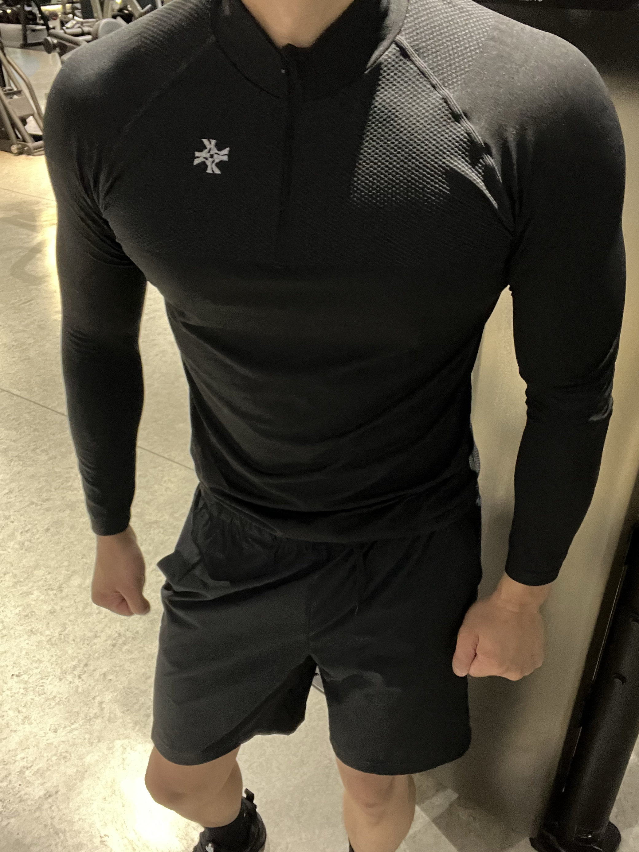 【卡秋山】黑豹mvt拉链高领运动长袖无缝提花显大速干透气弹力衣,淘宝优惠券,粉丝福利购,淘宝优惠卷