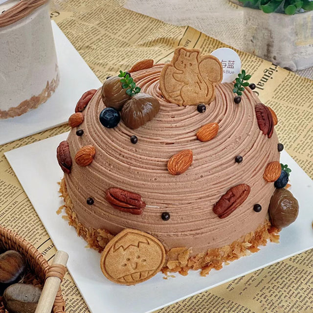 Internet celebrity small chestnut biscuit cake decoration