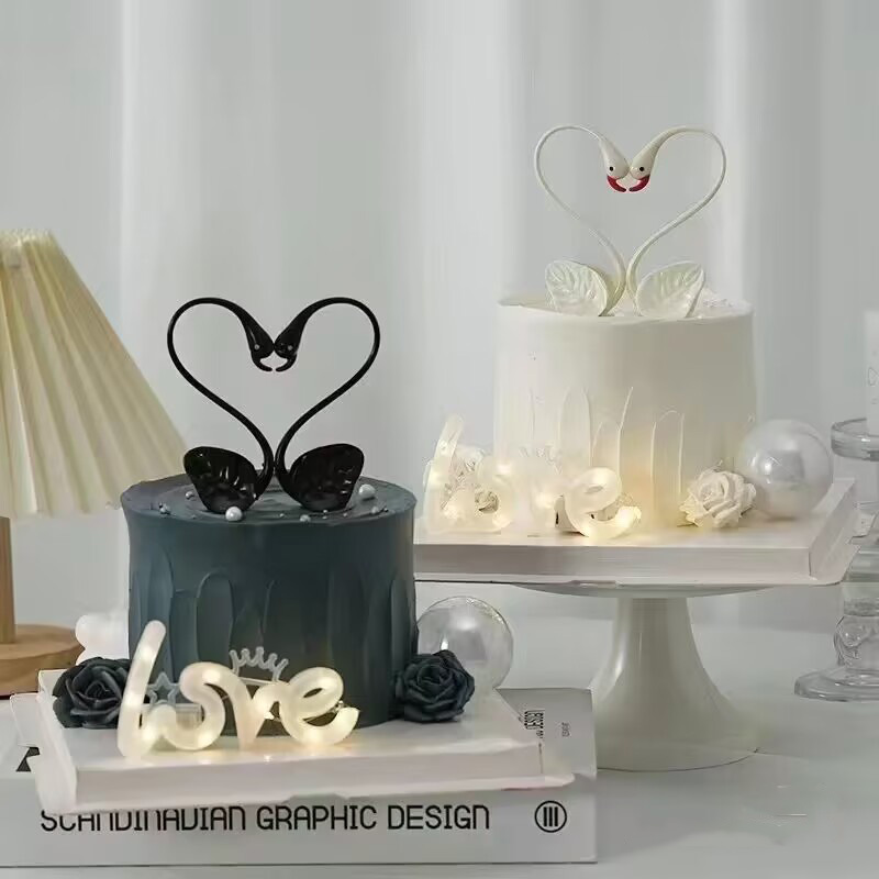 2025情人节蛋糕装饰黑白天鹅摆件2.14情侣告白生日丝带蝴蝶结插件
