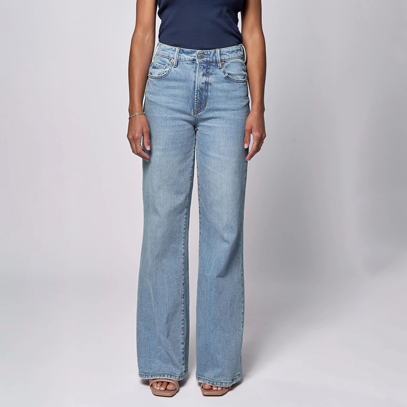 美式丹宁DJ 女款 浅蓝洗水中腰阔腿剪边牛仔裤 D277 - 图0