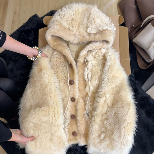 特大码女装胖mm可爱风毛绒连帽棉服外套女加绒加厚保暖单排扣棉衣 - 图3