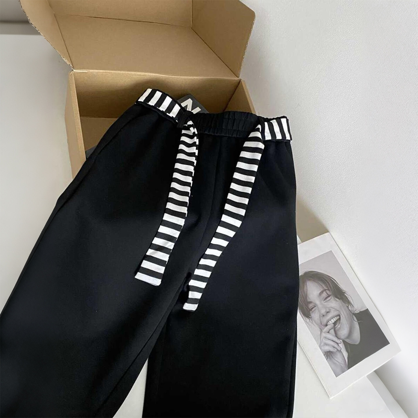 特大码女装胖mm加绒加厚卡通风黑色刺绣阔腿裤女抽绳显瘦遮肉长裤,淘宝优惠券,粉丝福利购,淘宝优惠卷