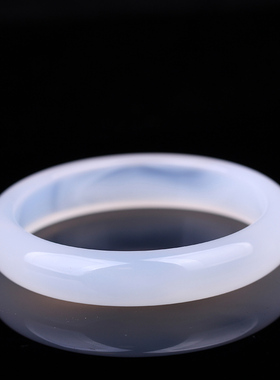 天然玛瑙玉髓手镯冰种细条圆镯