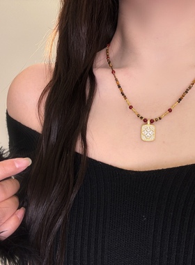 丽银丽贝丽影新款爆气质时尚新中式钱袋镶玛瑙水晶项链金福袋吊坠