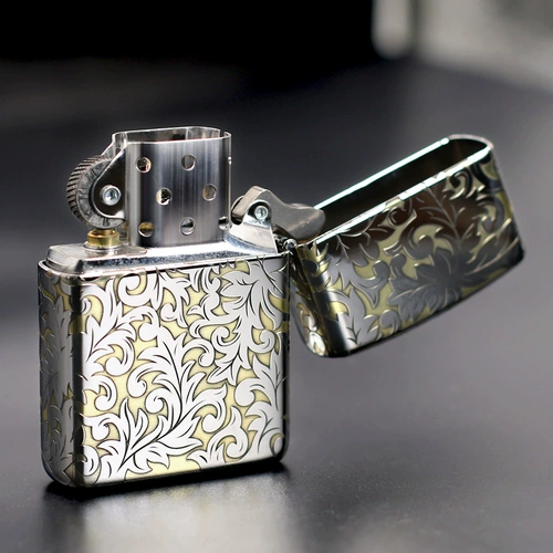 Играя на более легкую Zippo подлинную настройку ядра Zppo Armor Shell Zioop, чтобы отправить парня