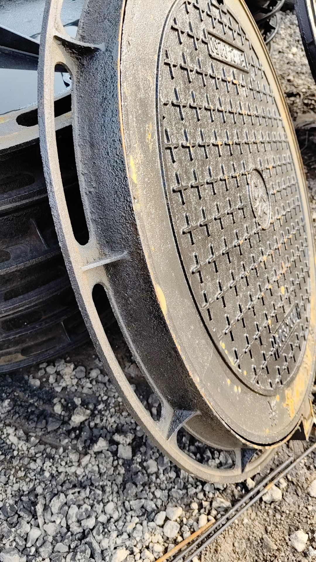 球墨铸铁井盖圆形700重型D400下水道窨井沙井阴井雨污水井盖方形 - 图3