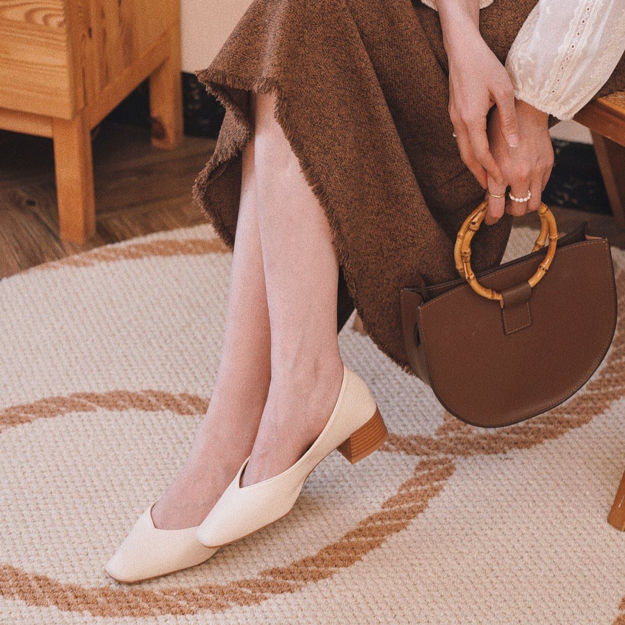 JUNJUN软奶皮鞋 温温柔柔、舒舒服服的基础白色粗跟单鞋,淘宝优惠券,粉丝福利购,淘宝优惠卷