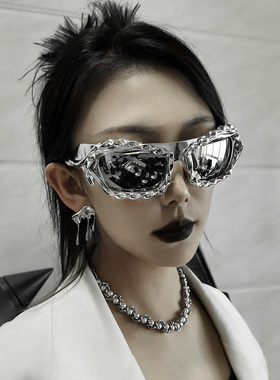 牧羊帅高级感先锋火焰边框墨镜