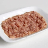 Магазин возвращается к тысячам кошачьего пудинга желе и кошки с основными продуктами консервированных кошек с закусками пищевые отколочки курицы