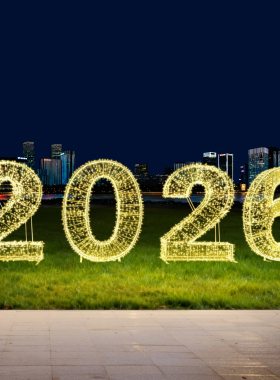 发光不锈钢马雕塑镀锌板版马年相框打卡立牌户外园林景观装饰摆件