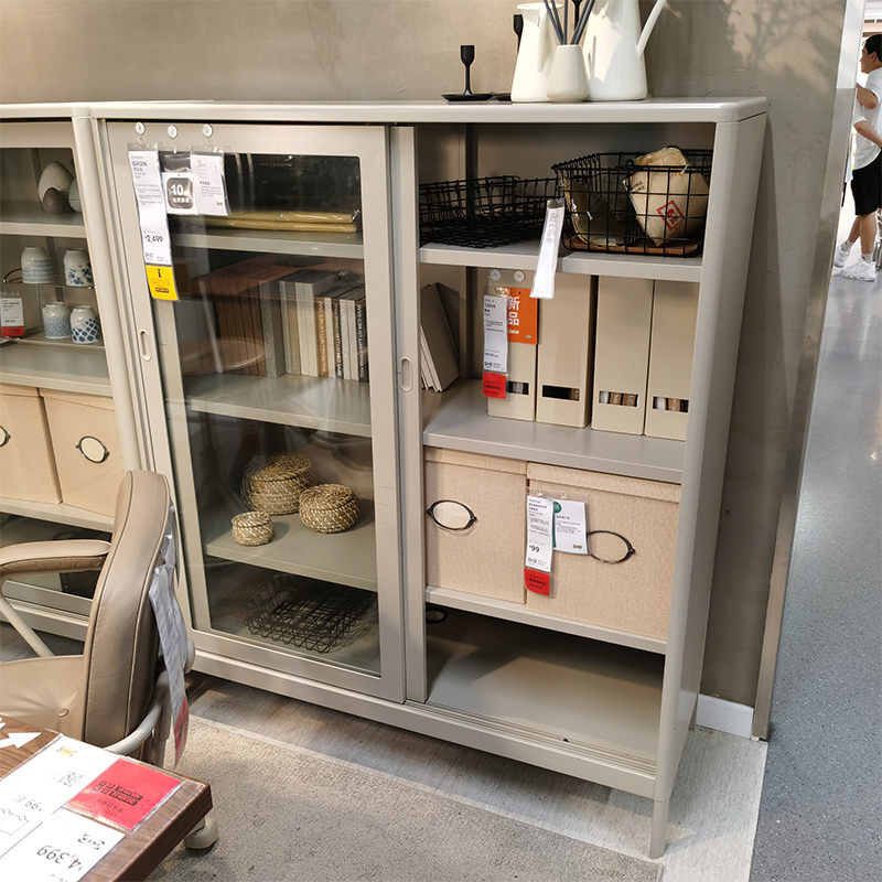宜家国内代购伊朵森柜带玻璃滑门餐边柜玻璃门柜储物柜商品展示柜_虎窝淘