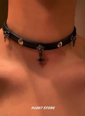 暗黑风渡鸦十字架皮革项链