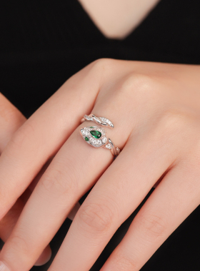 卓蝶纯银镀金蛇戒个性动物绿眼蛇