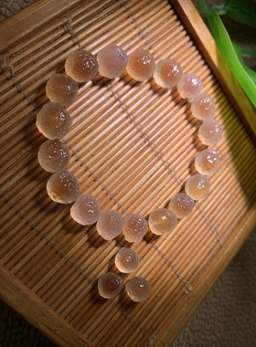 高品冰种纯天然糖心，对孔尺寸1.0，皮心分明，珠子油润！