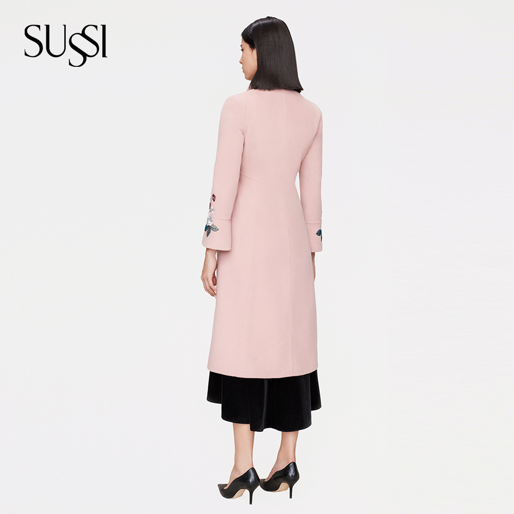 SUSSI/古色冬商场同款粉色喇叭袖气质感羊绒大衣 - 图1