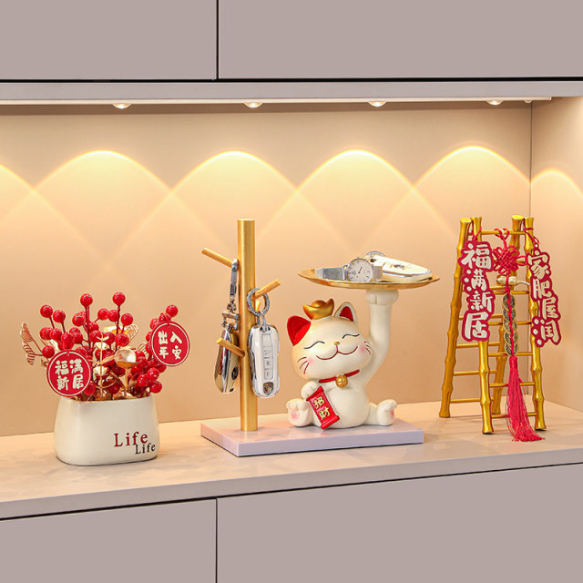 The lucky cat key storage entrance ornament entrance door living room TV shoe cabinet desktop decoration housewarming gift